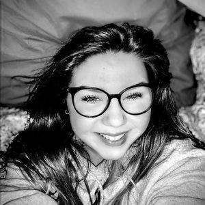 Meet your Posher, Layla